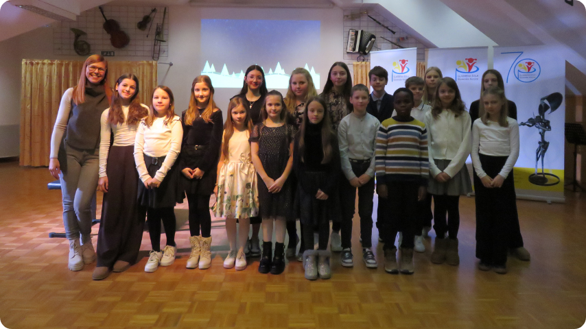 Razredni nastop učiteljice Petre Delopst