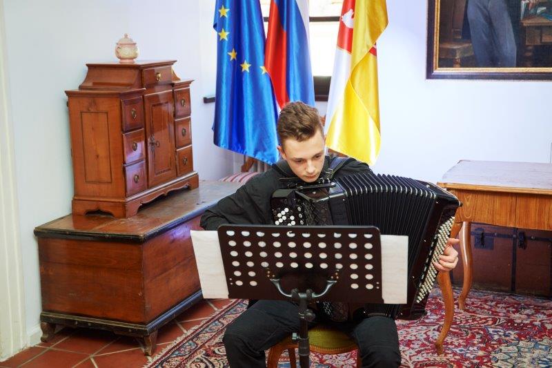 Glasbena šola sodelovala v kulturnem programu virtualne akademije občine Slovenske Konjice