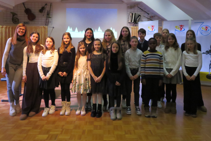 Razredni nastop učiteljice Petre Delopst