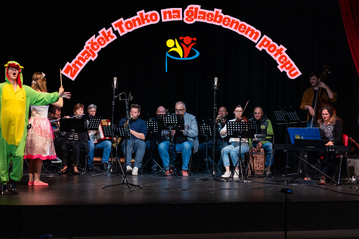 Zmajček Tonko na glasbenem potepu
